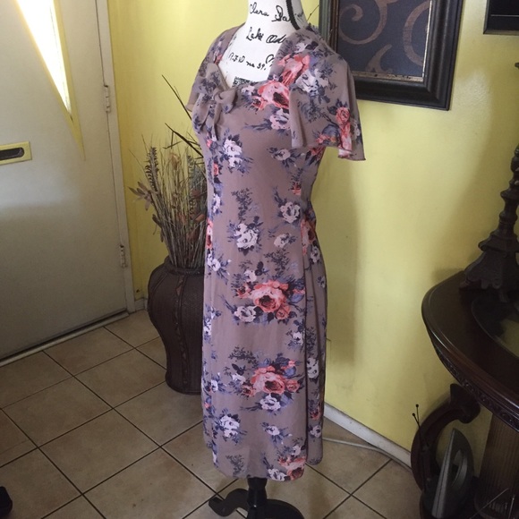 Hell Bunny Tan Floral Dress - Picture 3 of 7